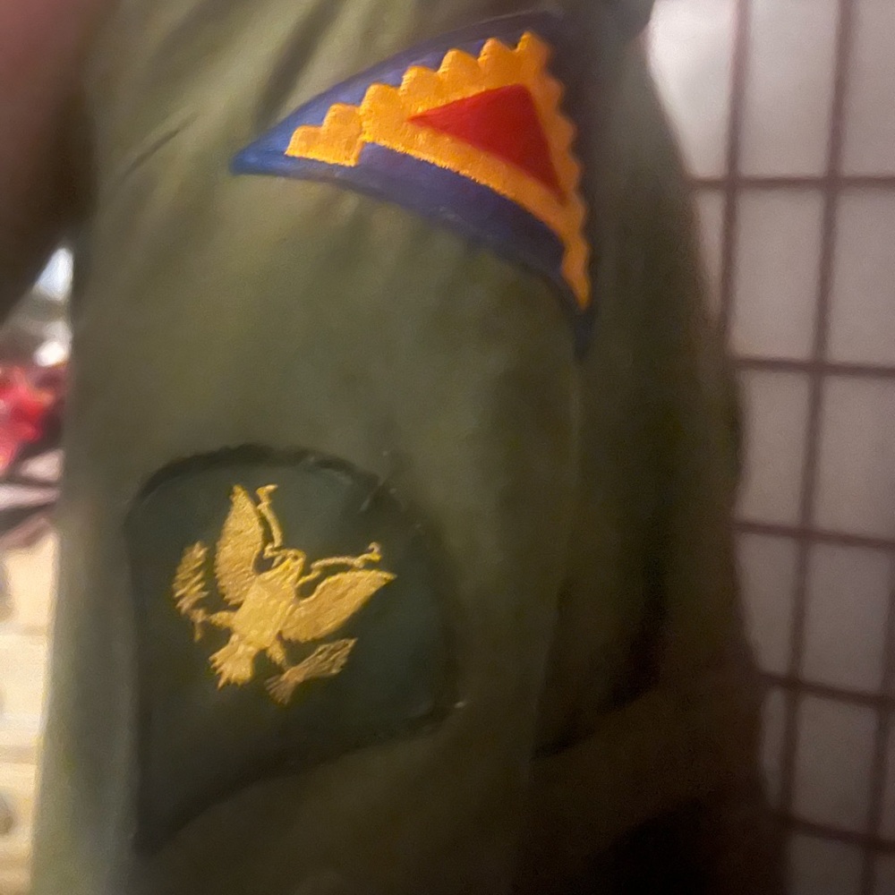 Men's Green Military Style Coat - Picture 2 of 5